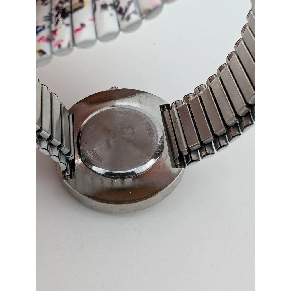 NY&C Women's watch 40mm Case Rhinestones Flower Stretch Band- New Battery